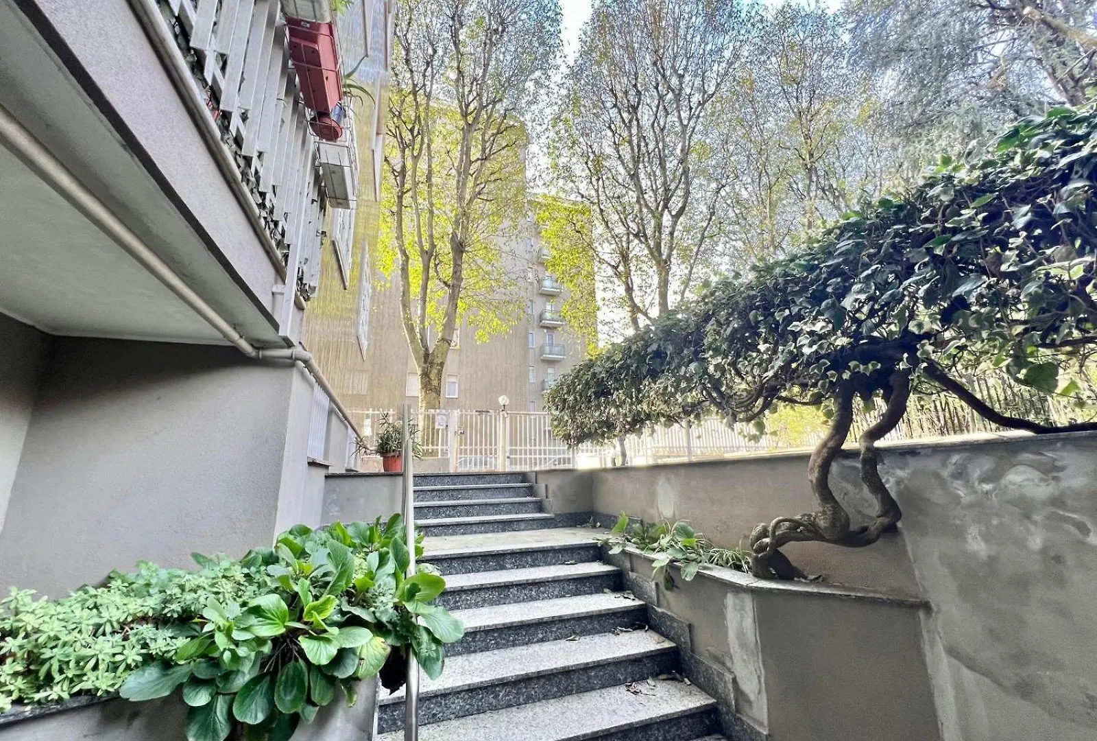 Abruzzi Home S&S, Graziosa, Accanto Metropolitana Verde Cologno Sud M2, Con Parcheggio Gratuito In Strada Cologno Monzese 0*,  Italy