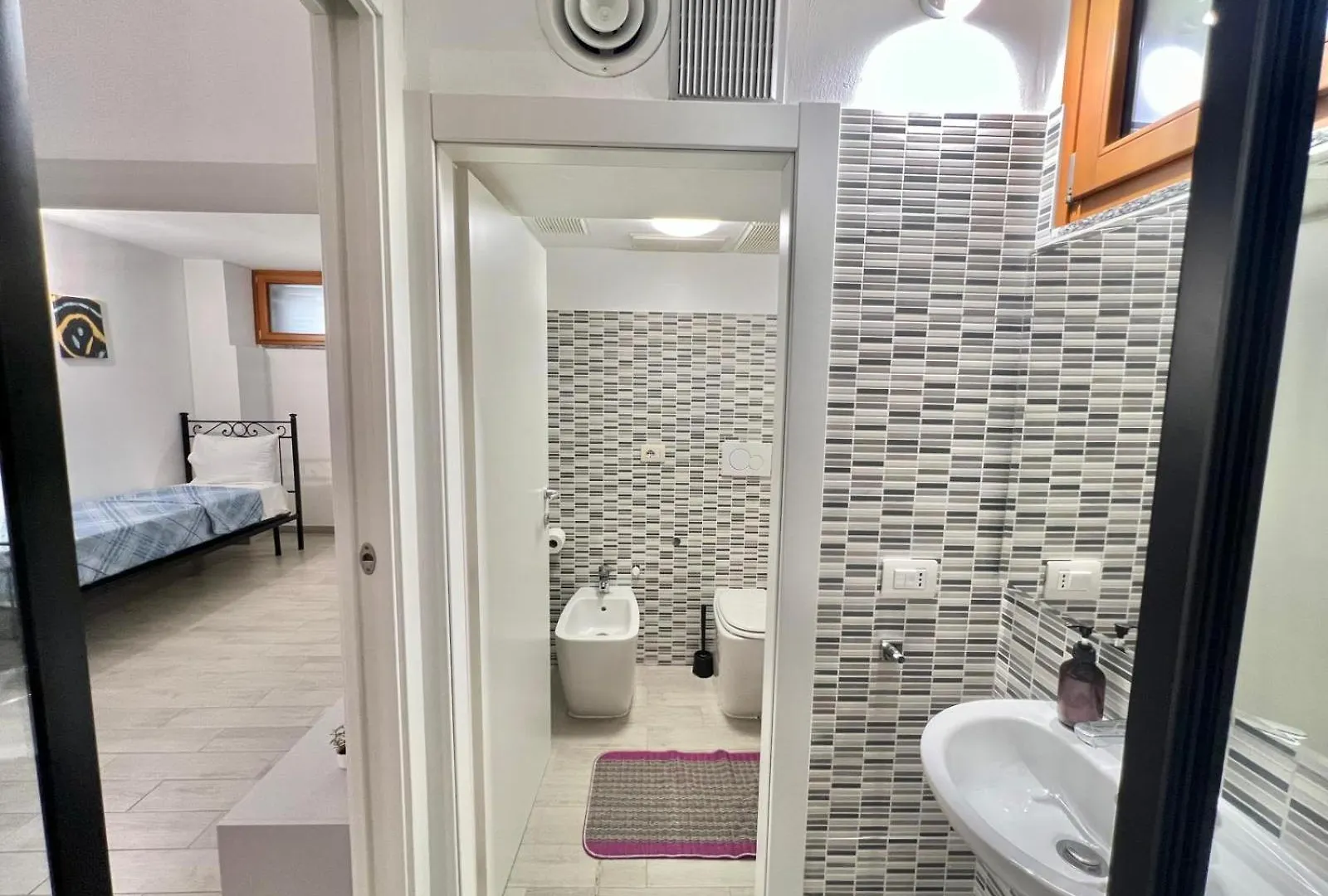 Abruzzi Home S&S, Graziosa, Accanto Metropolitana Verde Cologno Sud M2, Con Parcheggio Gratuito In Strada Cologno Monzese Italy