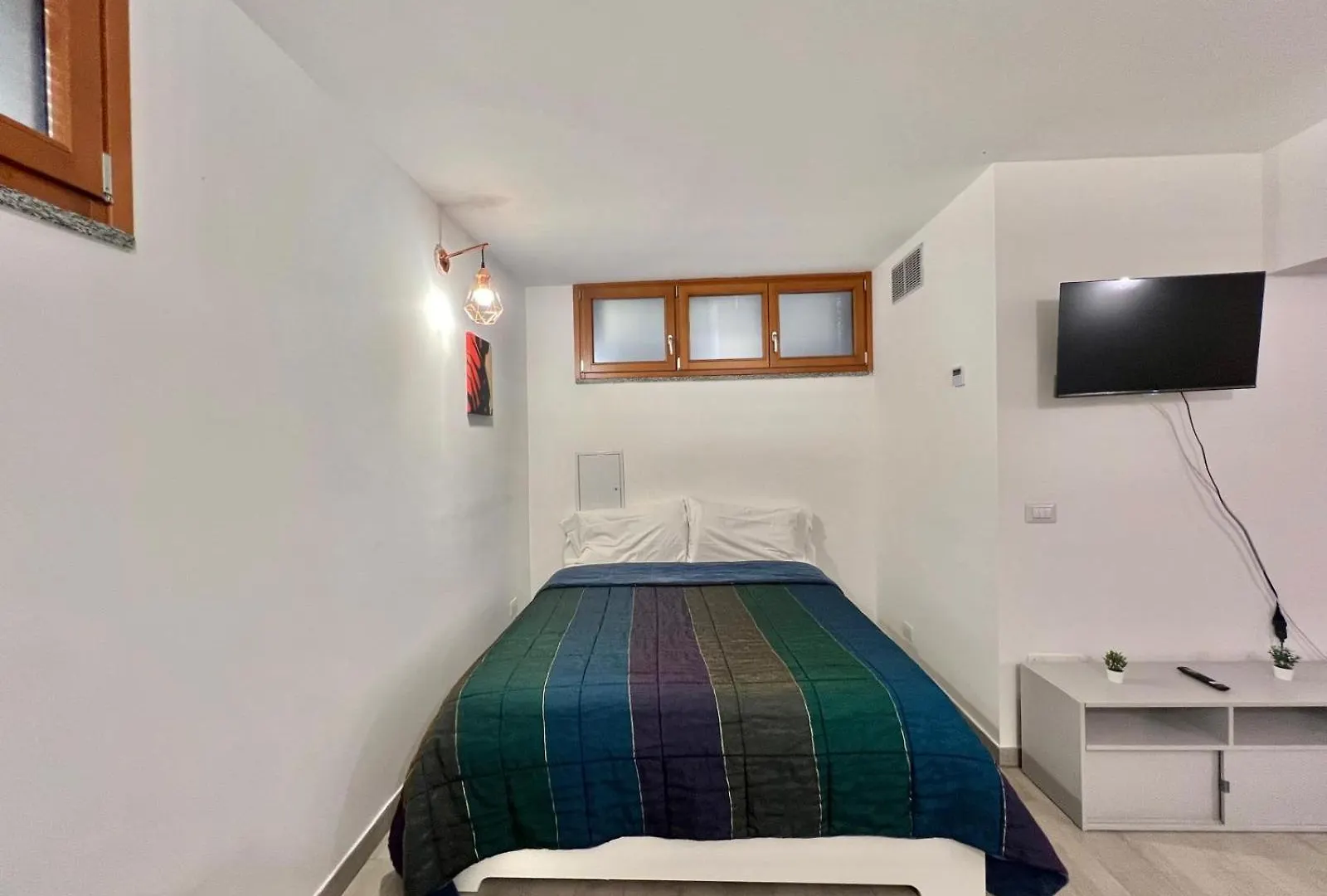 Apartment Abruzzi Home S&S, Graziosa, Accanto Metropolitana Verde Cologno Sud M2, Con Parcheggio Gratuito In Strada Cologno Monzese Italy