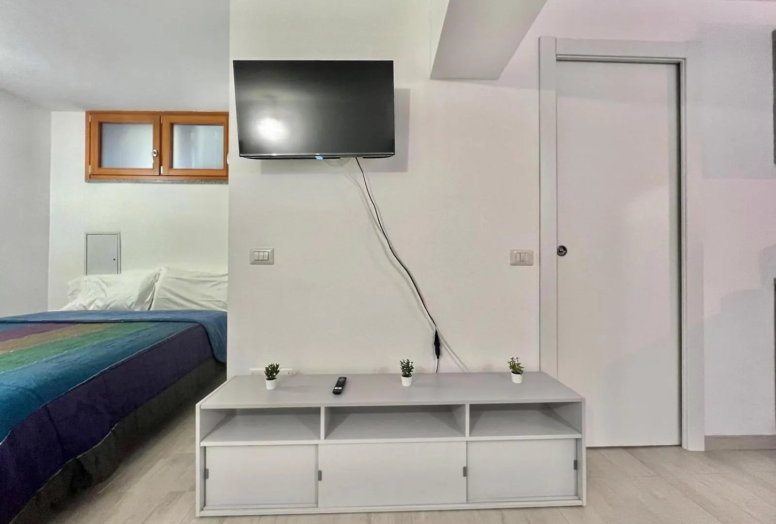 Abruzzi Home S&S, Graziosa, Accanto Metropolitana Verde Cologno Sud M2, Con Parcheggio Gratuito In Strada Cologno Monzese Apartment